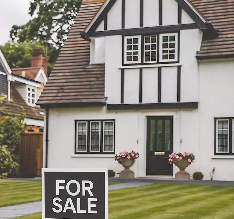 The Top-Rated Buyer to Sell House Off Market in Central Islip, NY